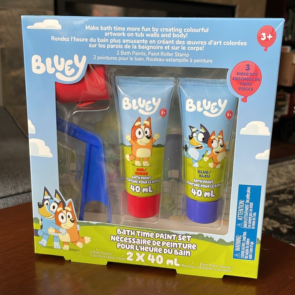 Bluey Kids Bathtime Paint Set with 2 colours and design roller NWT